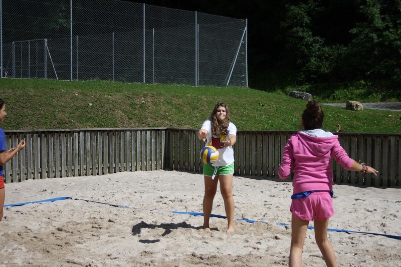 Village Camps International Summer Camp Leysin, Switzerland 2026-08-15 https://www.villagecamps.com/journals_admin/images/706-23-volley (33).jpg